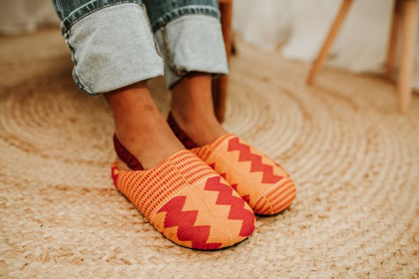 Women's | Maakye Kente Hand-Woven Mule With Arch Support